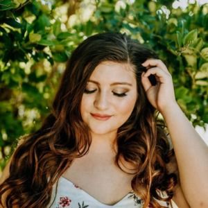 Meet your Posher, Alexia